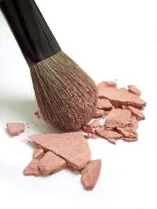 broken-blush-and-makeup-brush-909989-m